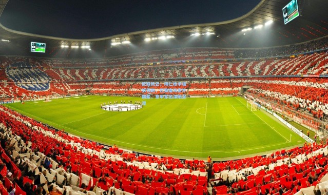 欧冠风云，拜仁枪手强势领跑，巴黎皇马意外翻船，意甲军团深陷泥潭