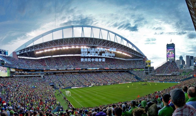 曼联迎战伯恩利，希顿或临危受命，梅努与B费共筑中场脊梁